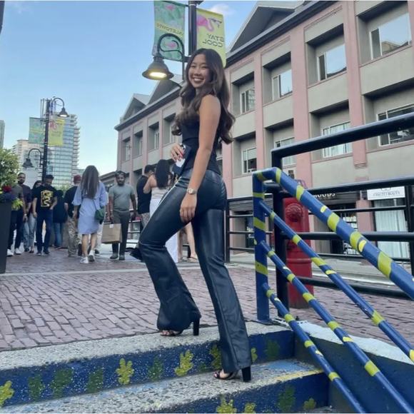 Cinq a Sept Shanis Faux Vegan Leather Pants Blue High Rise Split-Hem Flare Sz 6 - Picture 3 of 14